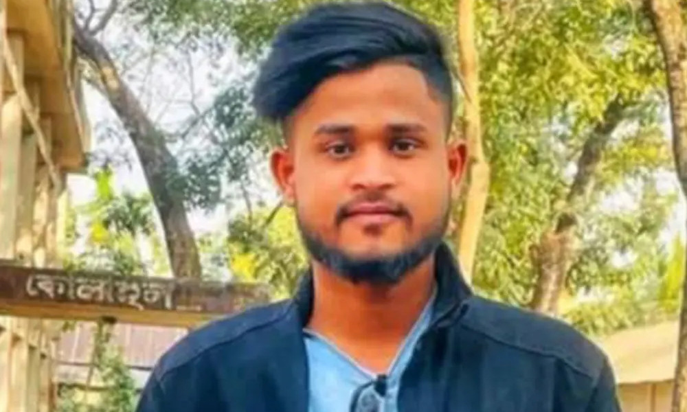 দেবিদ্বারে আপত্তিকর অবস্থায় ছাত্রলীগ সম্পাদক আটক